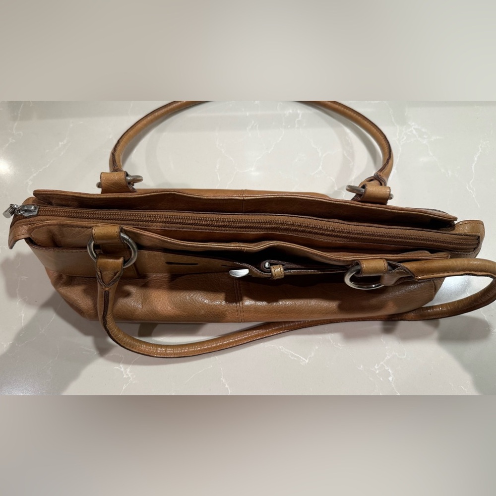 Claudio Ferrici tan leather handbag - Picture 6 of 7